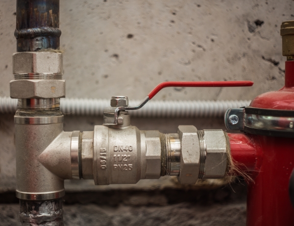What Is an Automatic Water Shut Off Valve?