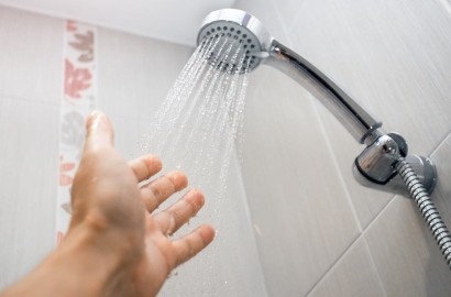 Shower Habits That Damage Your Plumbing